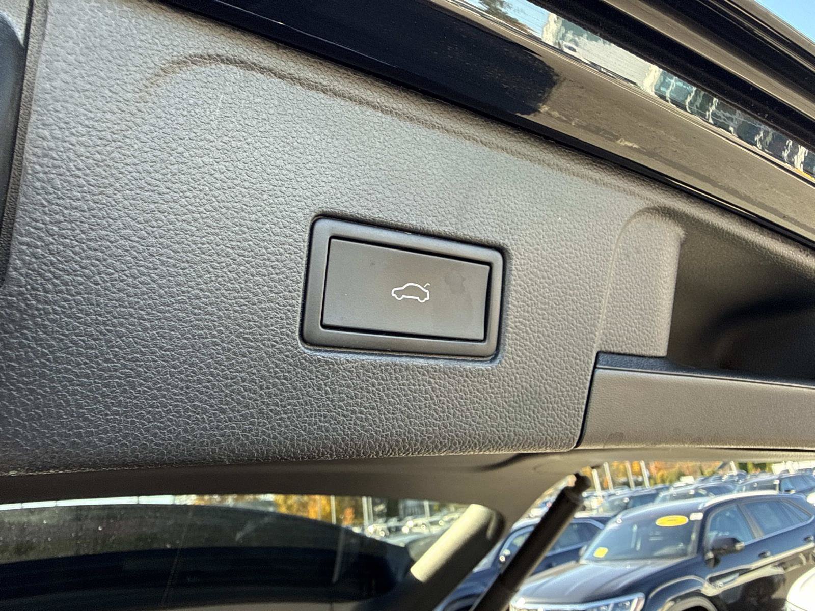 Certified 2024 Volkswagen Atlas SEL AWD/4WD image 8