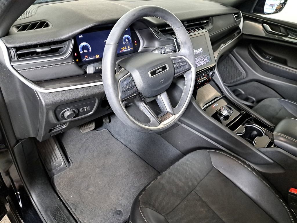 Used 2023 Jeep Grand Cherokee Altitude image 10