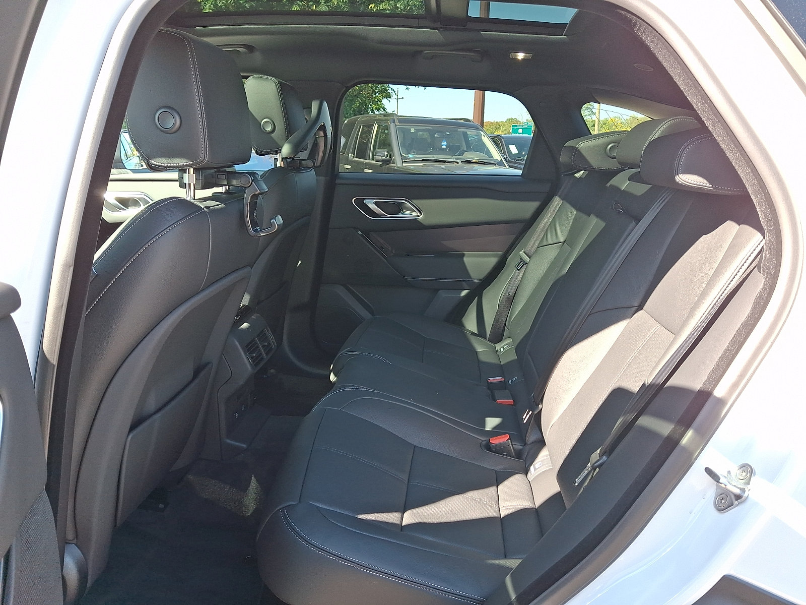 New 2026 Land Rover Range Rover Velar Belgravia AWD/4WD image 5