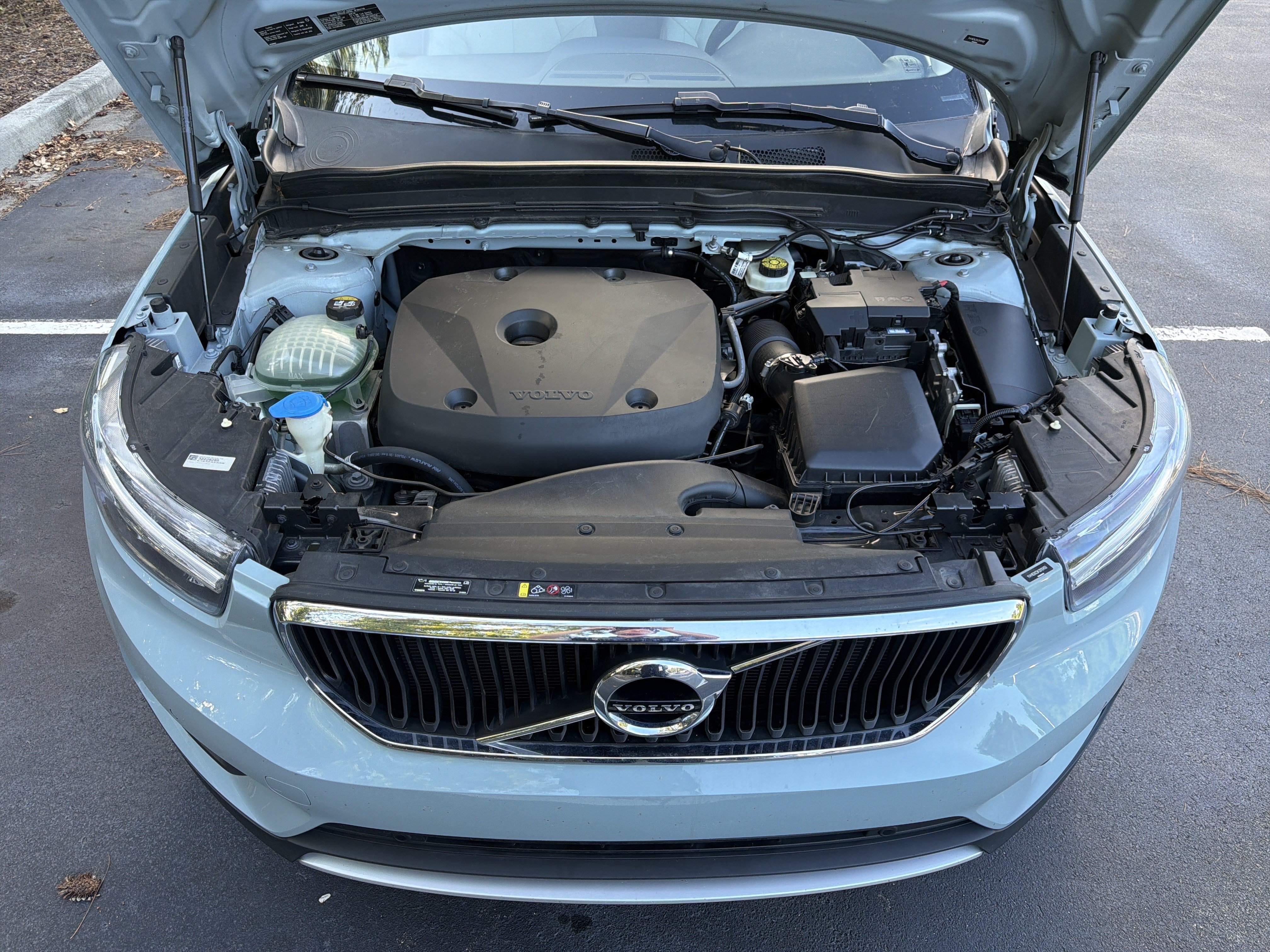 Used 2019 Volvo XC40 T5 Momentum AWD/4WD image 36