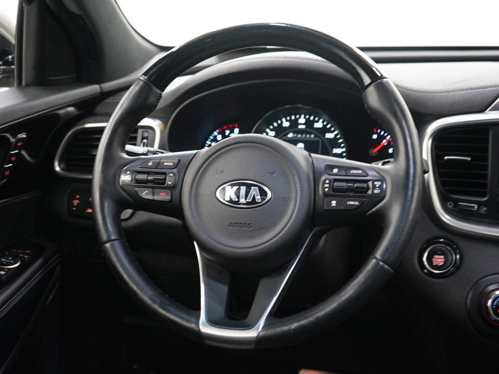 Used 2016 Kia Sorento SX w/ SXL Technology Package AWD/4WD image 18