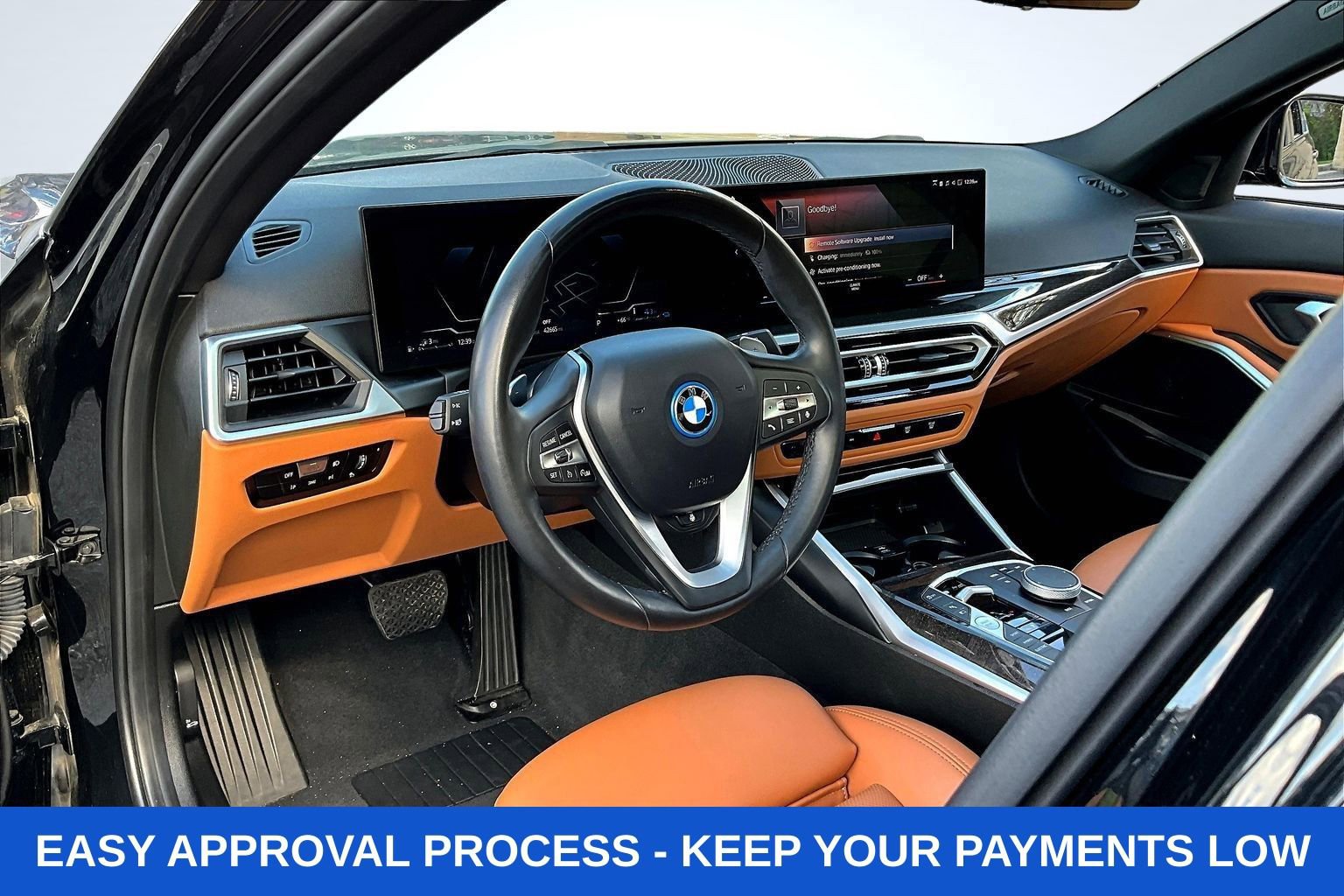 Used 2023 BMW 330e xDrive w/ Driving Assistance Package AWD/4WD image 22