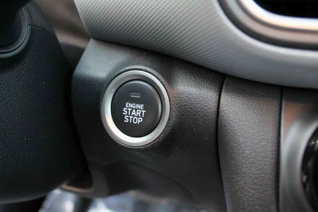 Used 2021 Hyundai Kona Limited w/ Cargo Package image 15