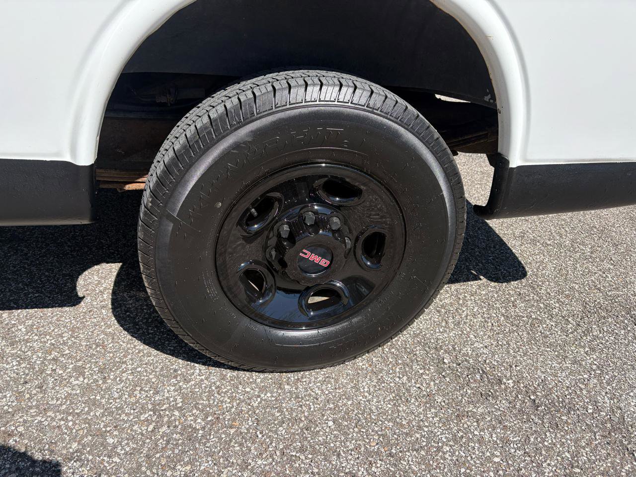 Used 2014 GMC Savana 2500 image 30