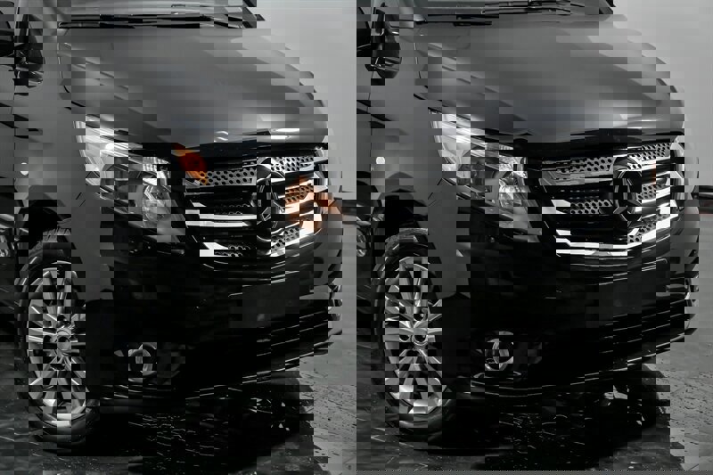 Used 2016 Mercedes-Benz Metris Passenger w/ Active Safety Plus Package image 2