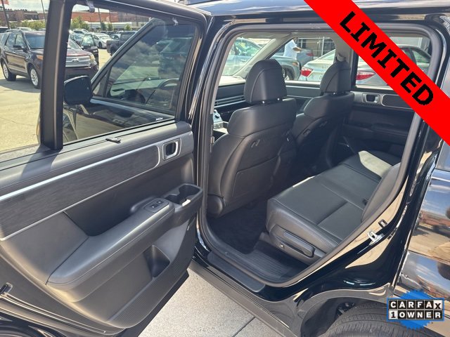 Used 2024 Hyundai Santa Fe Limited image 19