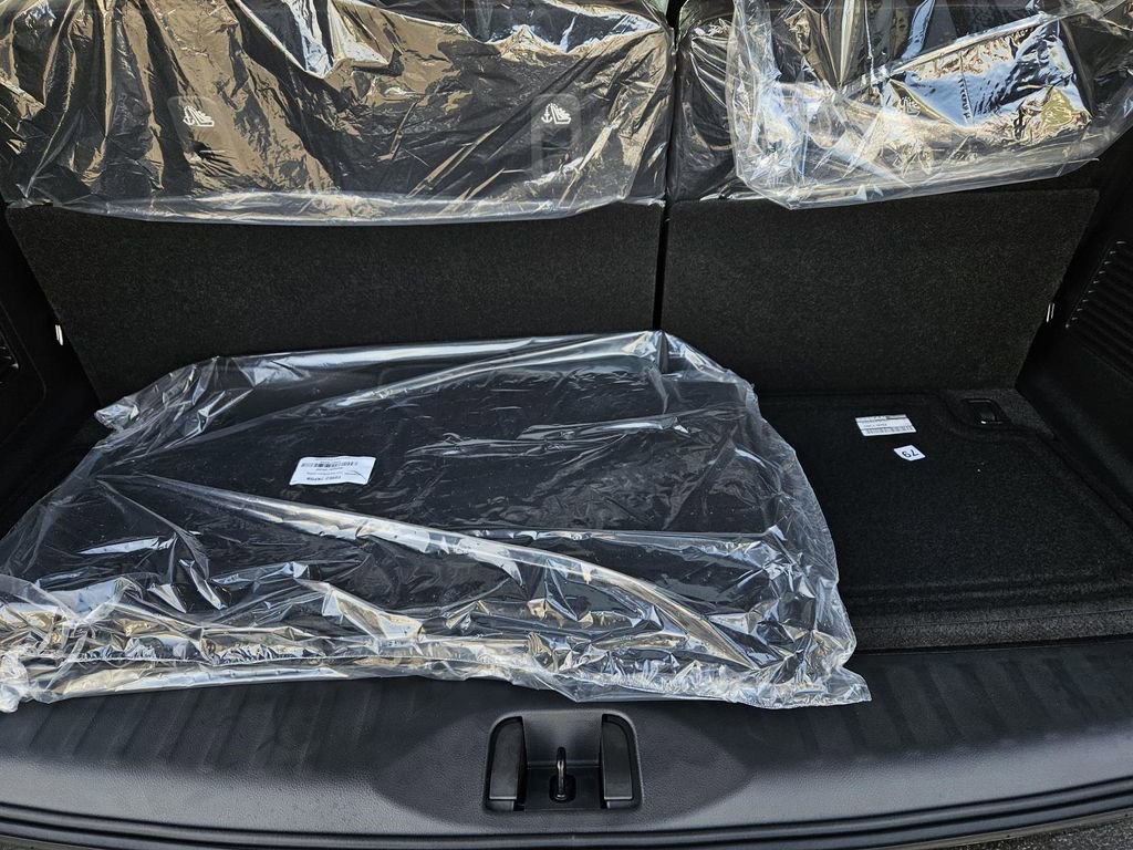 New 2026 Nissan Armada SL image 7