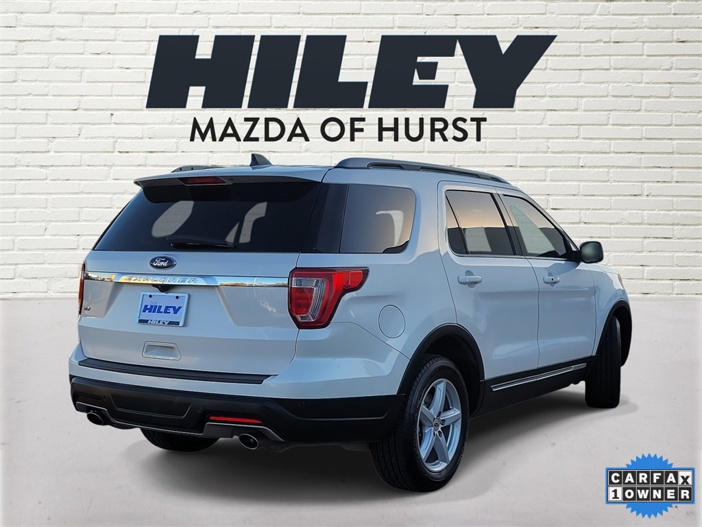 Used 2018 Ford Explorer XLT image 5
