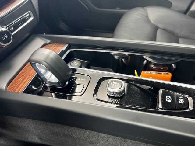 Used 2024 Volvo XC60 B5 Plus w/ Climate Package AWD/4WD image 19