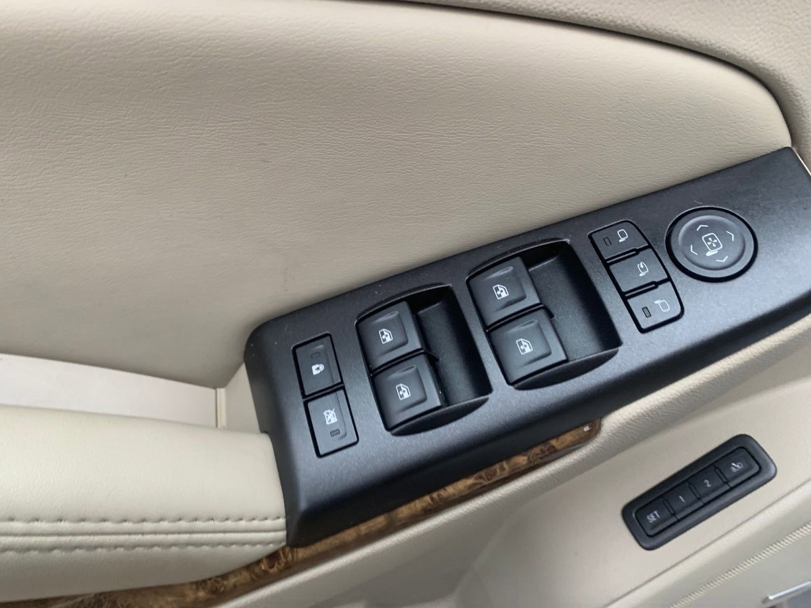 Used 2016 GMC Yukon XL Denali w/ Open Road Package image 12