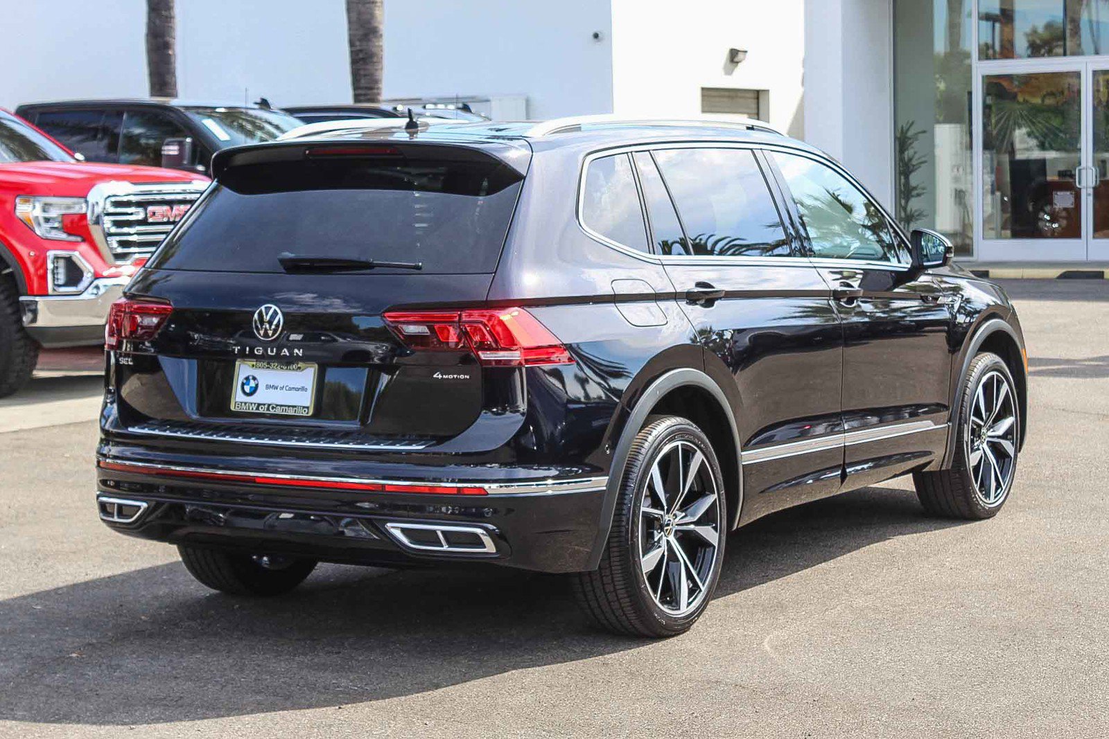 Used 2022 Volkswagen Tiguan SEL R-Line image 6