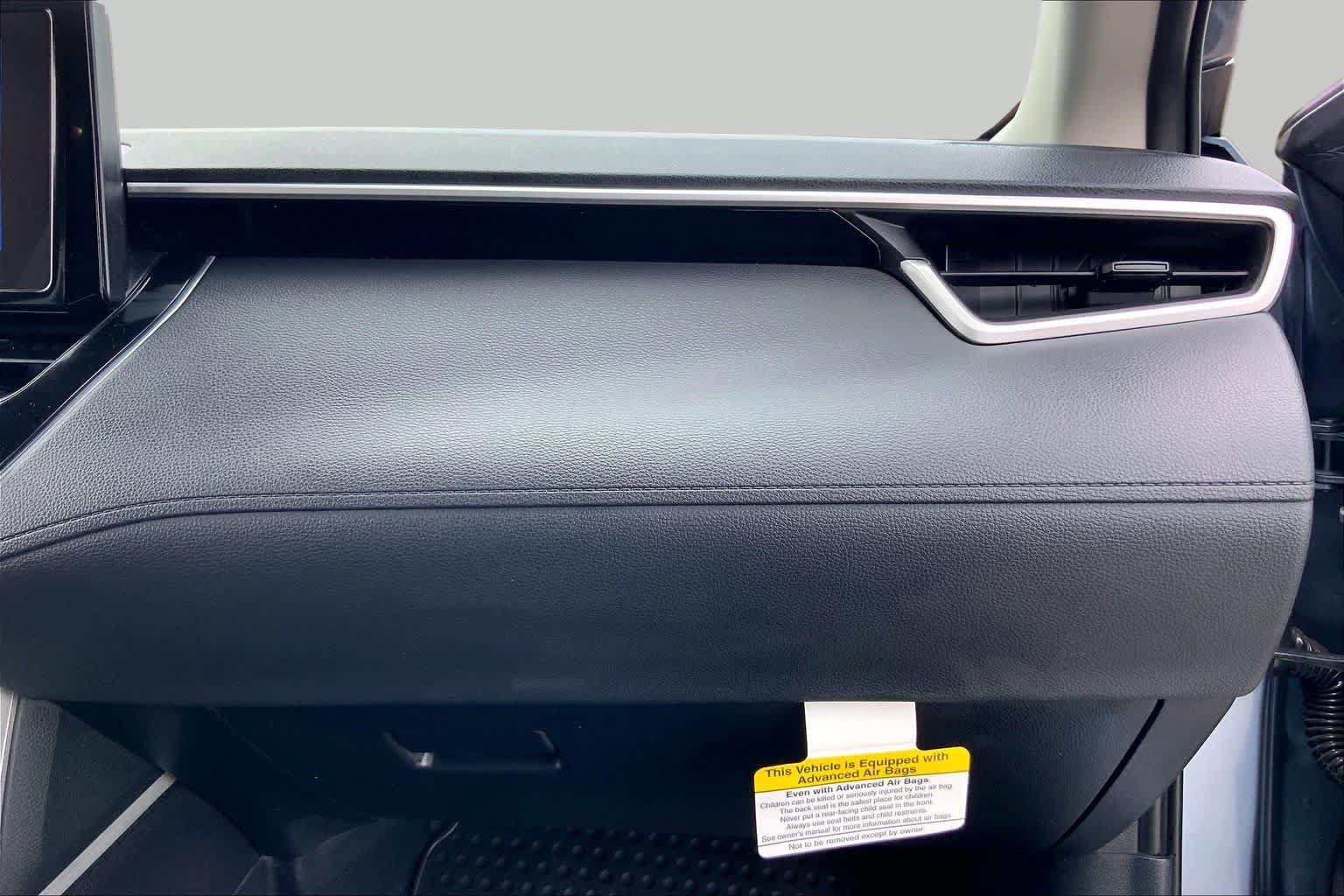 Used 2025 Toyota Corolla Cross LE FWD image 18