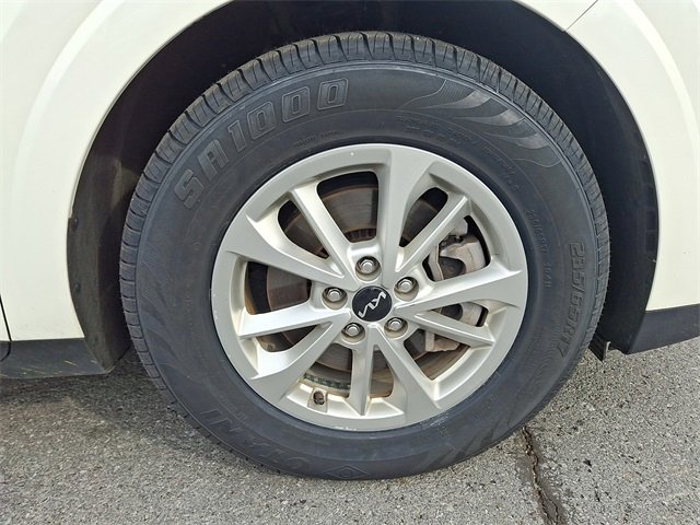 Used 2024 Kia Carnival LX image 9