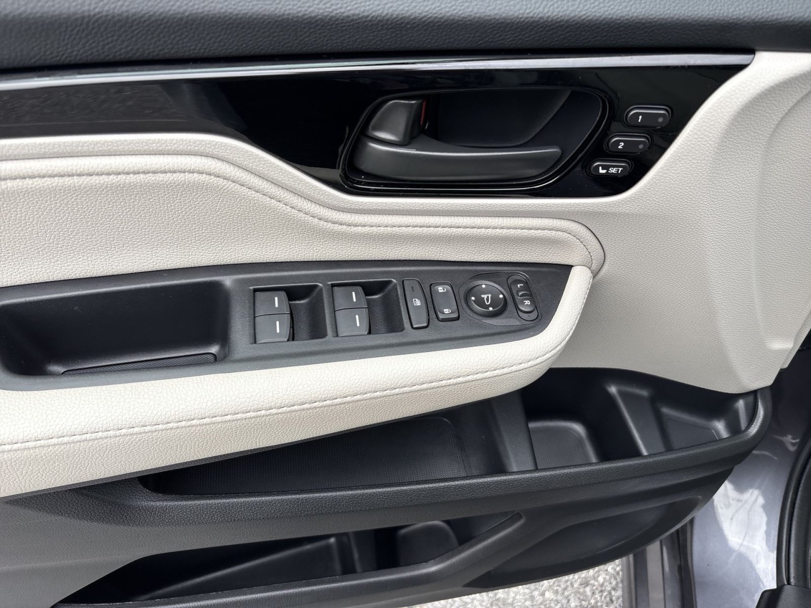 Used 2025 Honda Odyssey Touring image 15