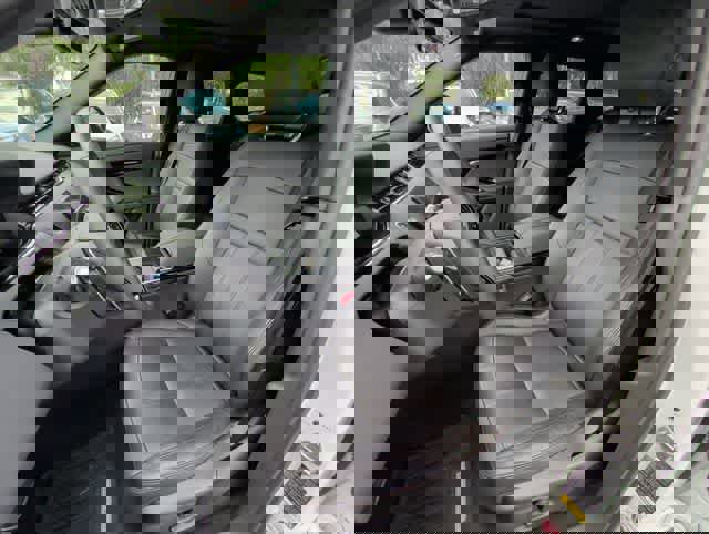 Used 2025 Land Rover Range Rover Evoque Dynamic SE image 13