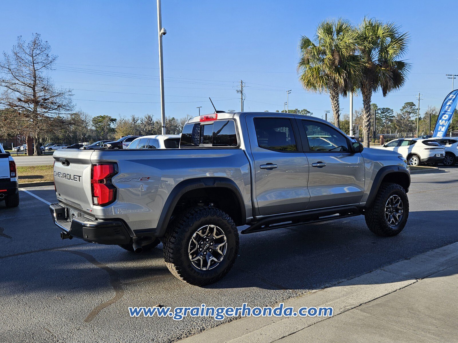 Used 2025 Chevrolet Colorado ZR2 w/ Technology Package image 5