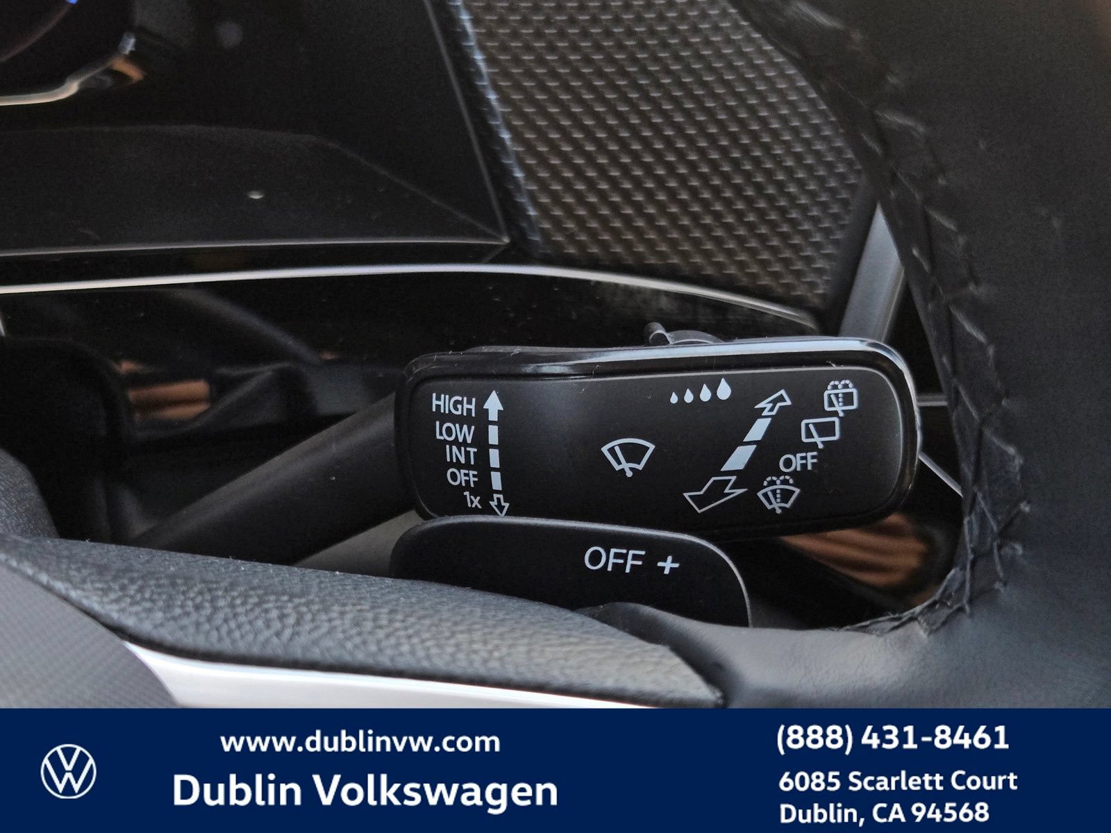Certified 2024 Volkswagen Atlas Cross Sport SEL R-Line AWD/4WD image 22