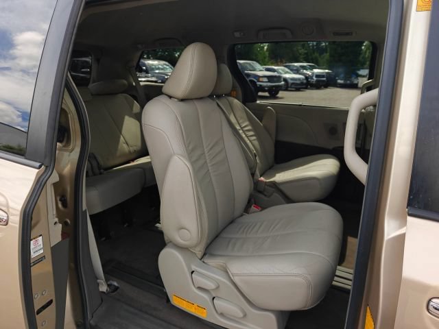 Used 2011 Toyota Sienna XLE w/ XLE Navigation Pkg FWD image 41
