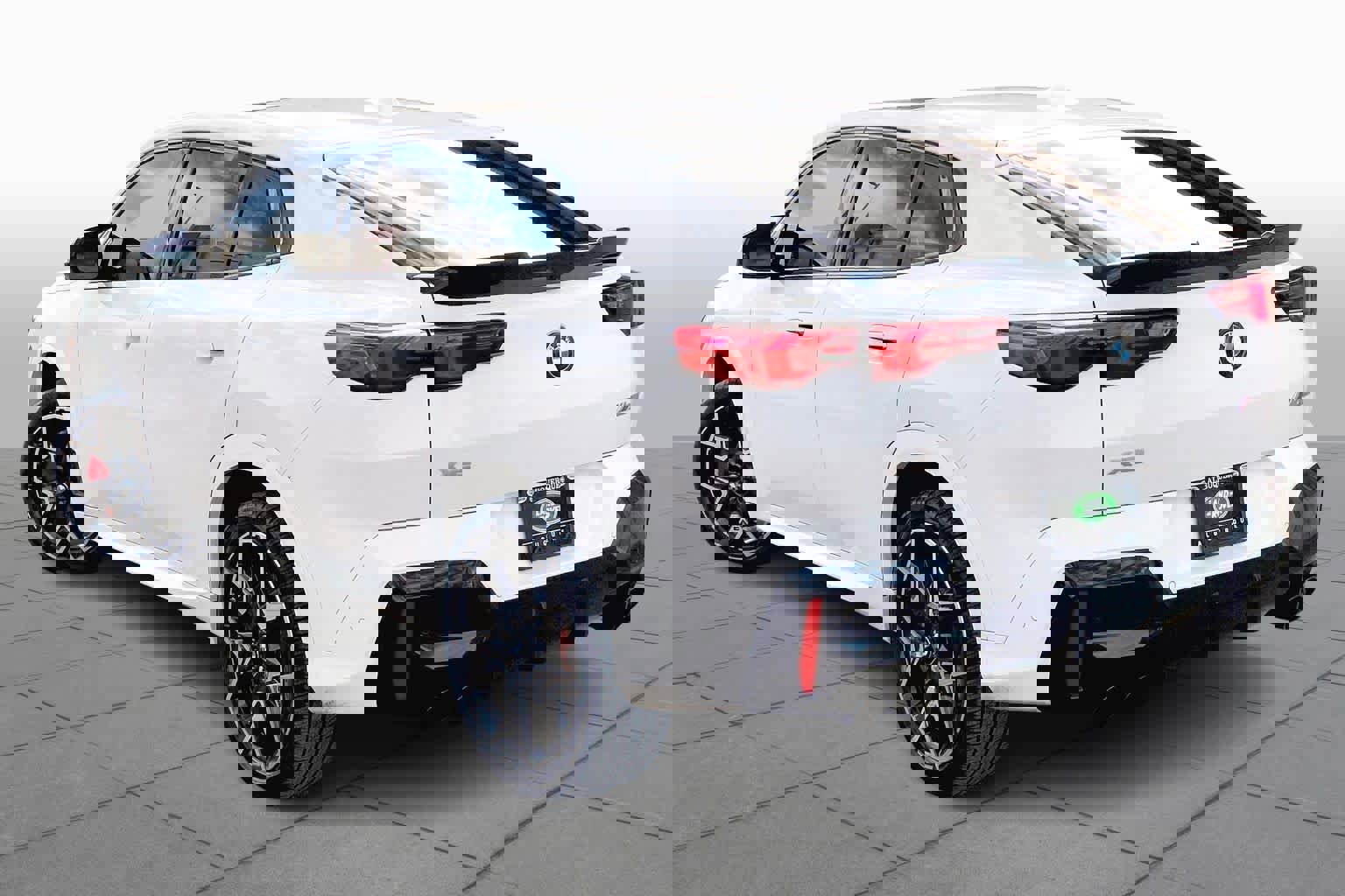 Used 2024 BMW X2 M35i w/ Premium Package image 11