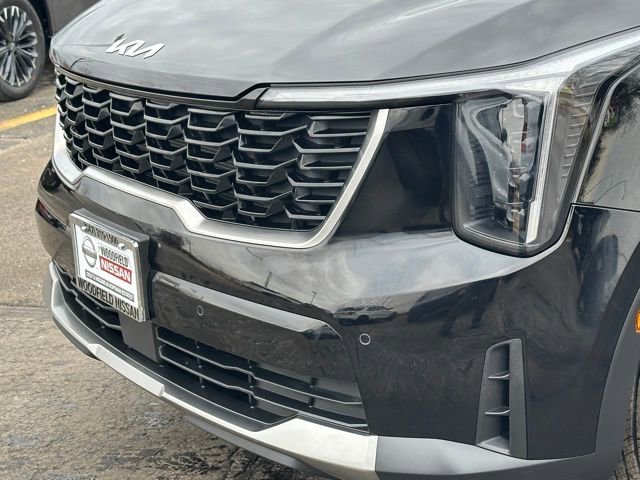 Used 2025 Kia Sorento S image 8