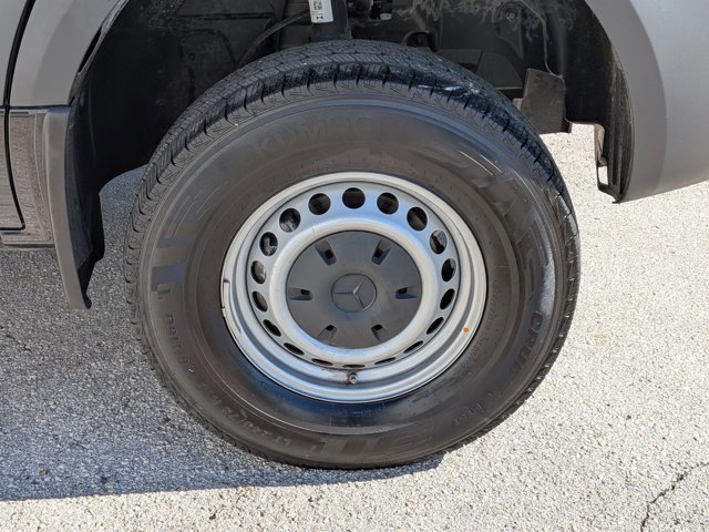 Used 2024 Mercedes-Benz Sprinter 2500 image 23