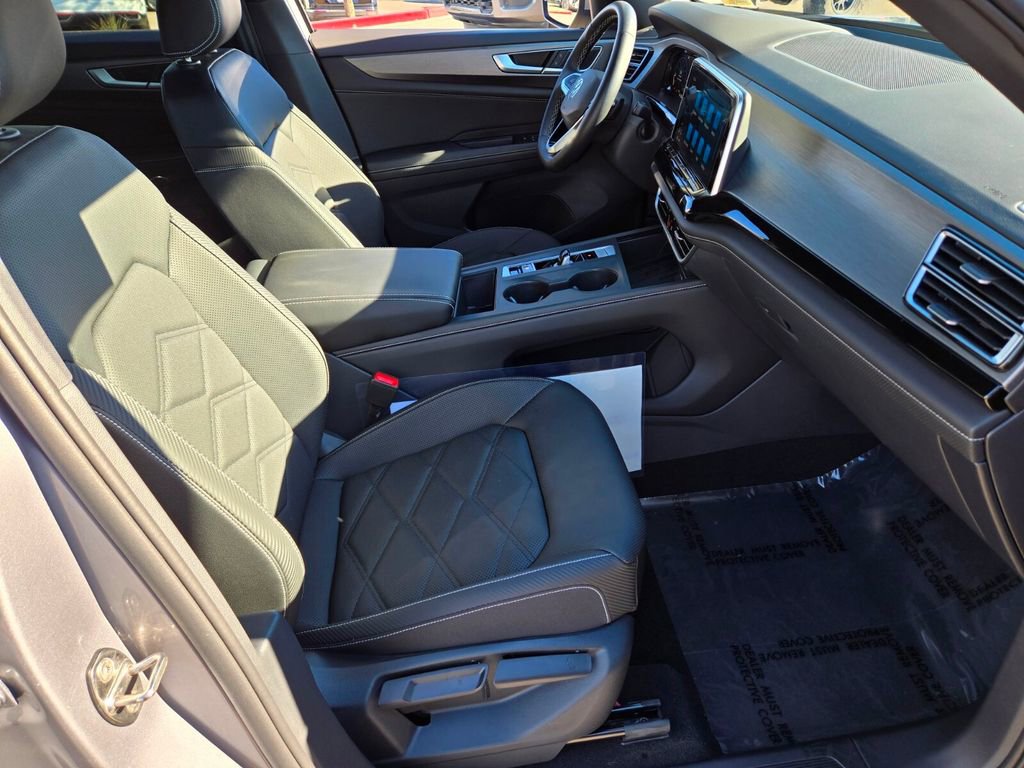 Certified 2025 Volkswagen Atlas Cross Sport SE image 13