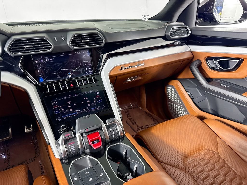 Used 2020 Lamborghini Urus image 30