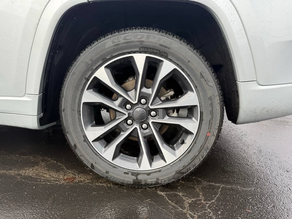 New 2025 Jeep Grand Cherokee Overland AWD/4WD image 36