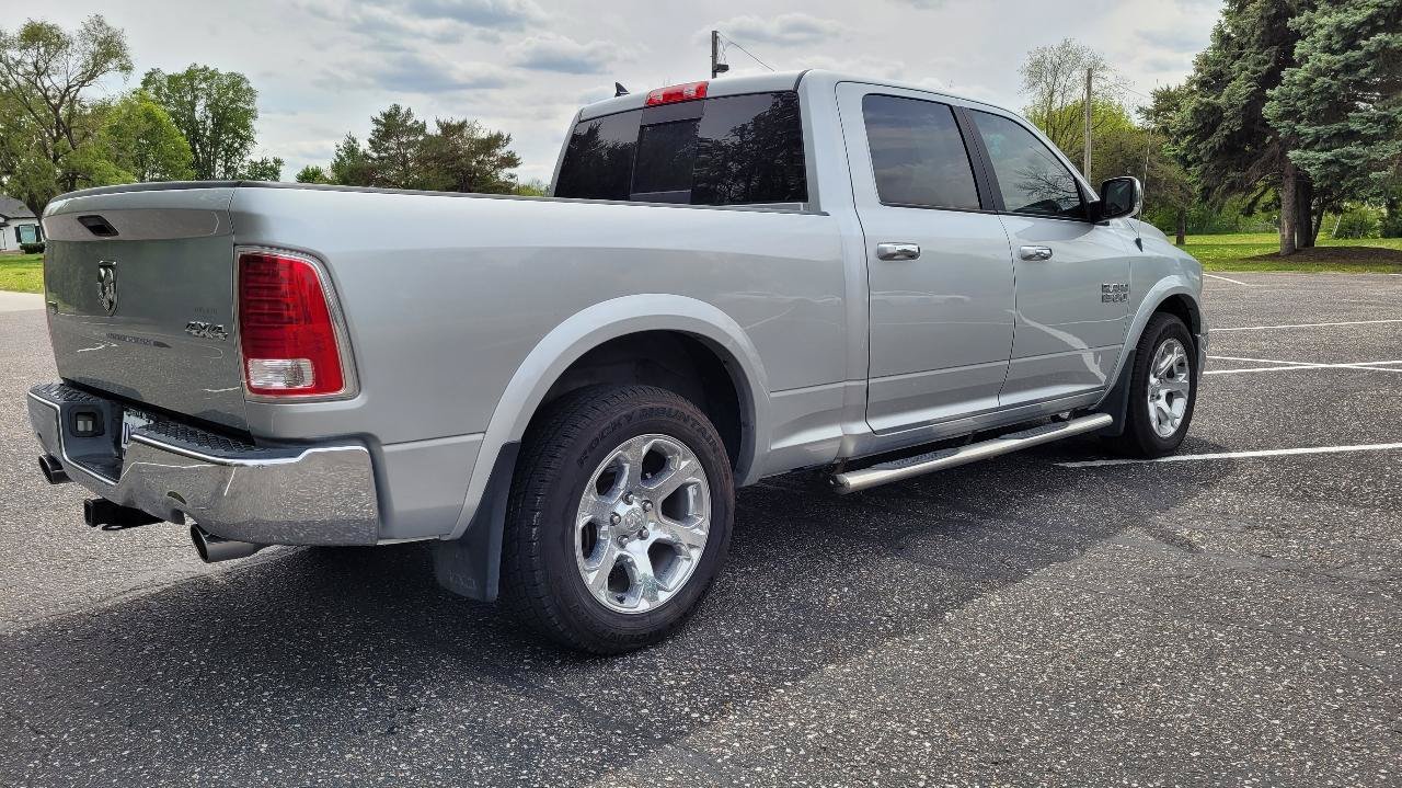 Used 2017 RAM 1500 Laramie AWD/4WD image 7