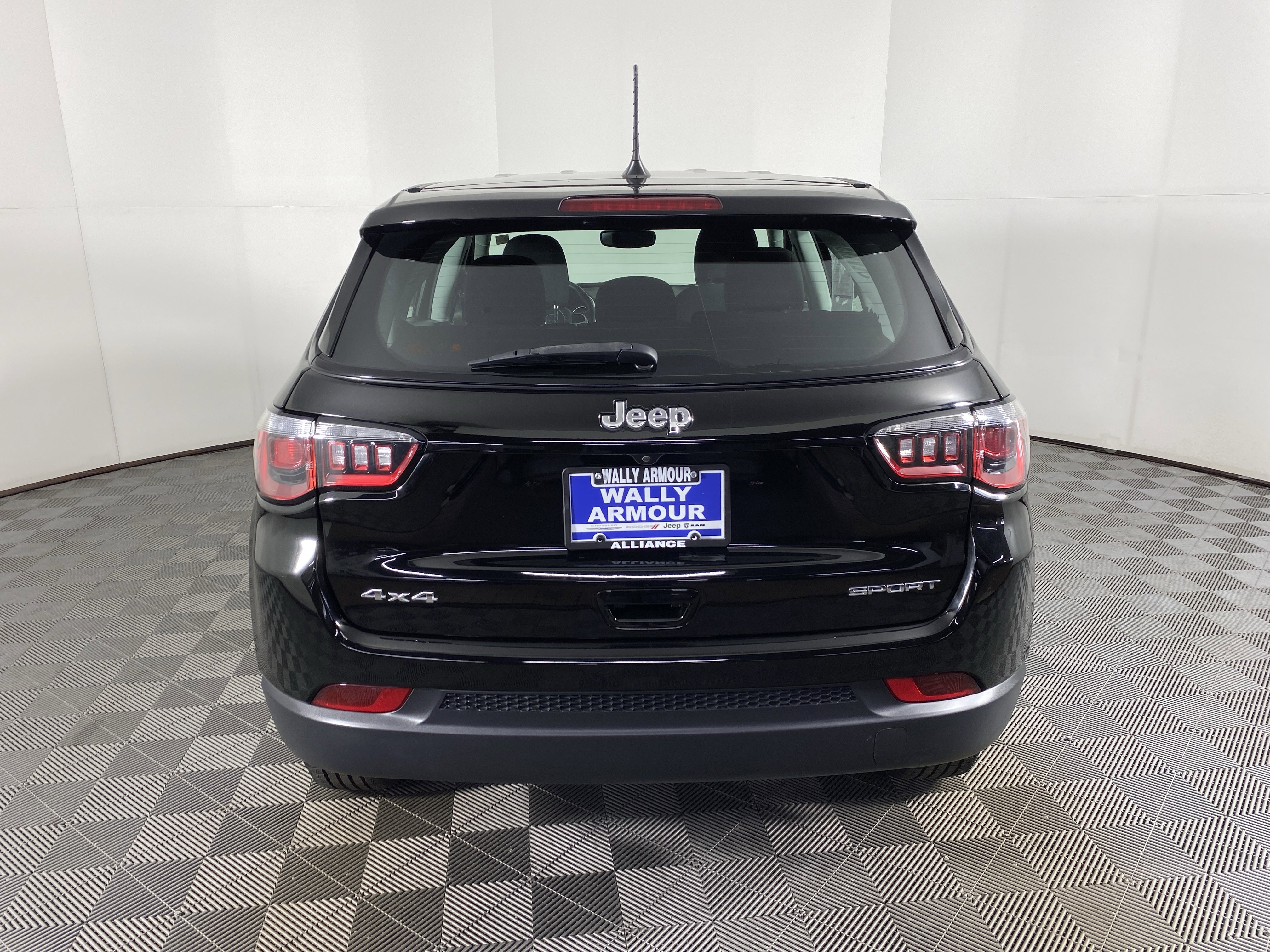 Used 2020 Jeep Compass Sport image 6