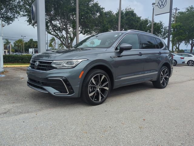 Certified 2022 Volkswagen Tiguan SEL R-Line image 3