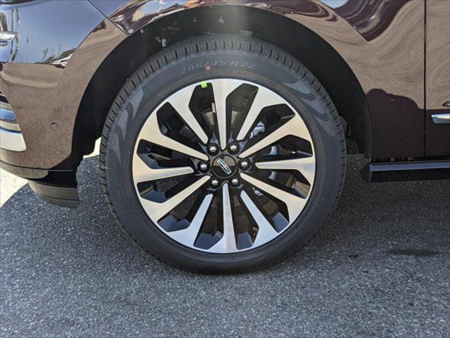 New 2024 Lincoln Navigator L Reserve image 6