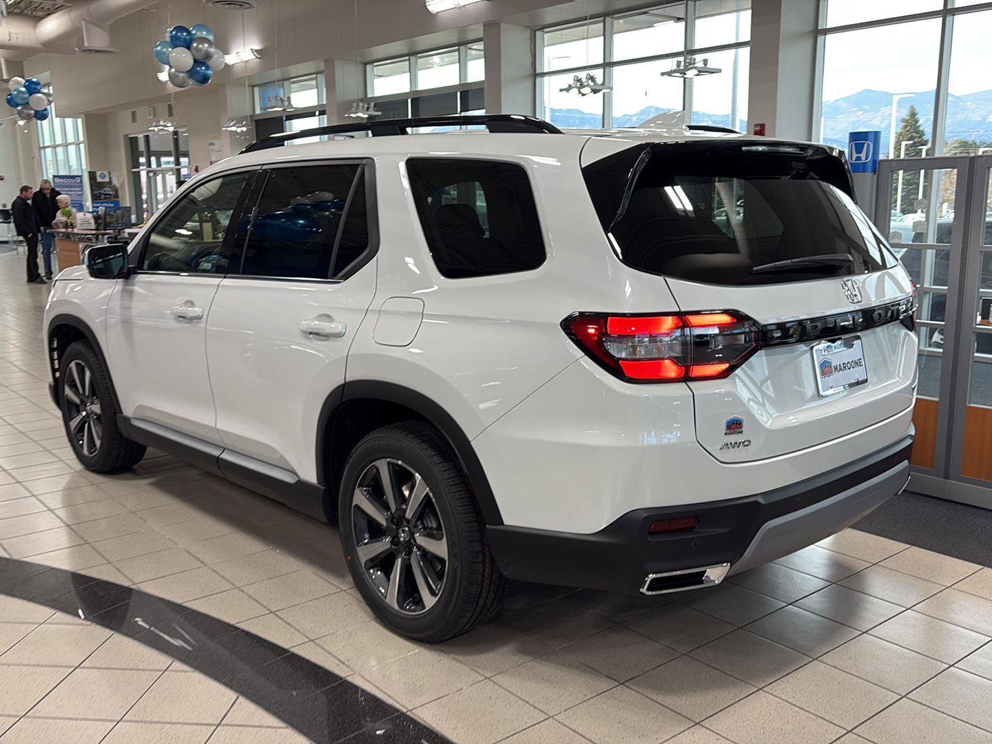 New 2025 Honda Pilot Touring image 4