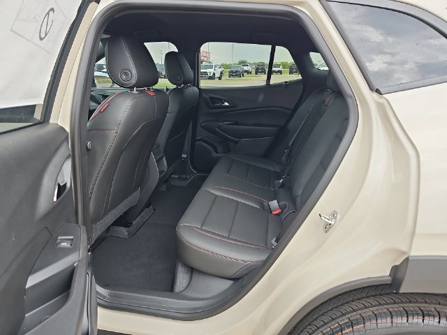 Used 2026 Chevrolet Trax RS FWD image 24