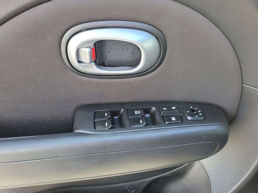 Used 2016 Kia Soul image 20