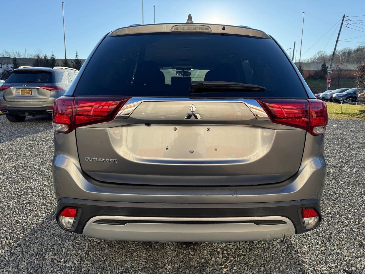 Used 2020 Mitsubishi Outlander ES image 5