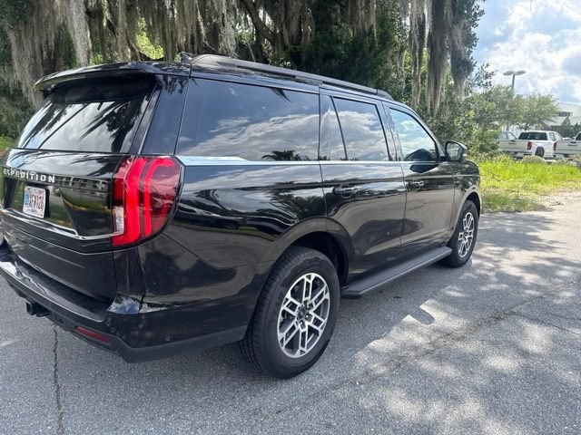 Used 2025 Ford Expedition Active RWD image 6