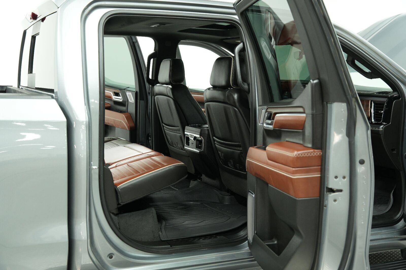 Certified 2025 GMC Sierra 1500 Denali Ultimate AWD/4WD image 15