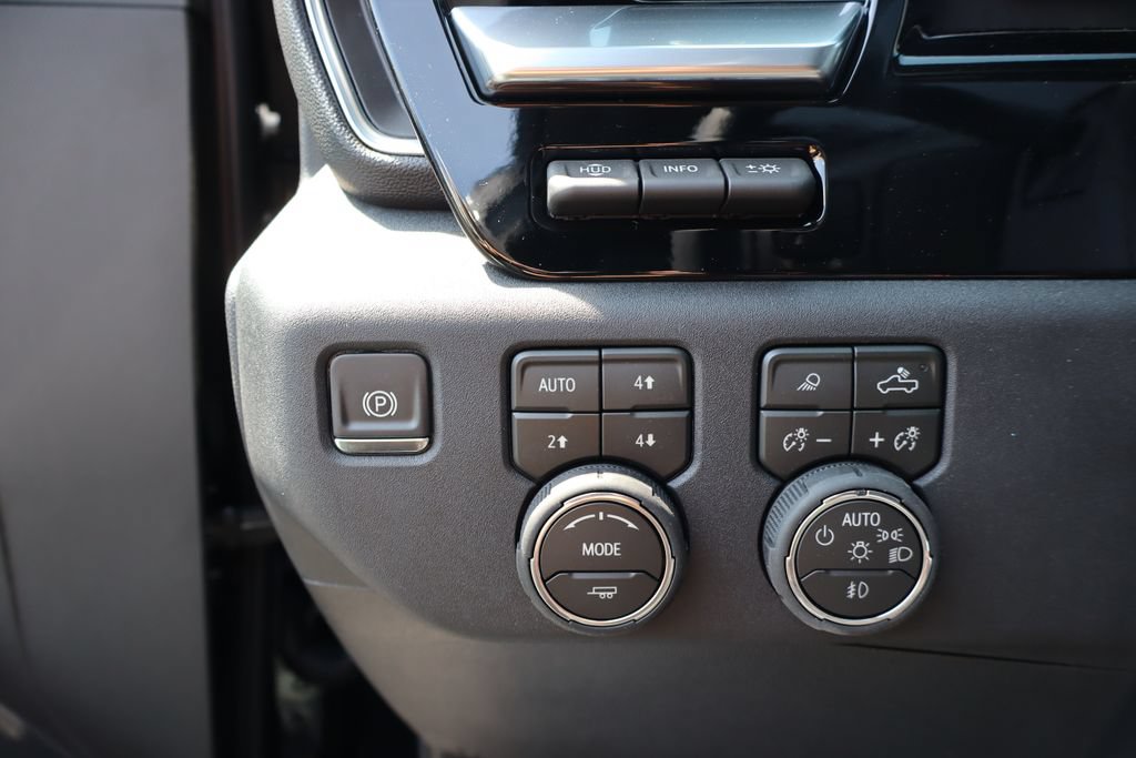 New 2026 Chevrolet Silverado 2500 LTZ w/ LTZ Convenience Package AWD/4WD image 9