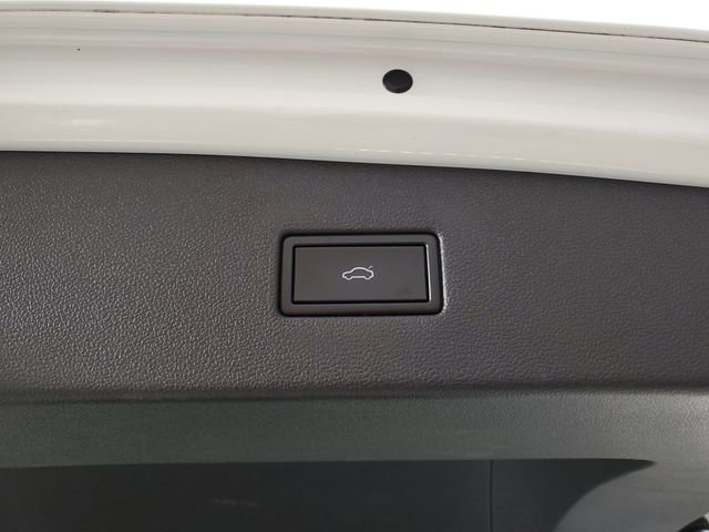 Used 2019 Volkswagen Tiguan SEL FWD image 8