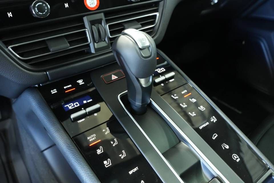 New 2026 Porsche Macan AWD/4WD image 24