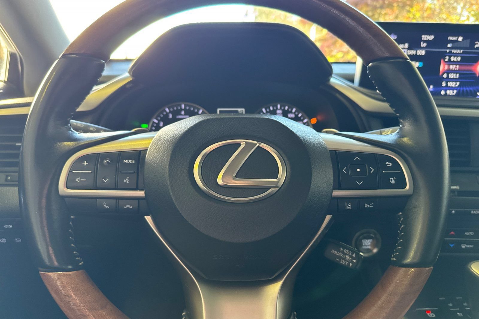 Used 2020 Lexus RX 350L FWD w/ Premium Package image 27