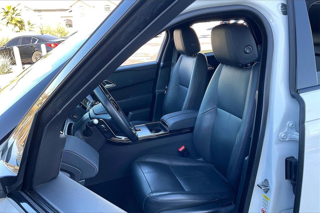 Used 2025 Land Rover Range Rover Velar Dynamic SE image 25