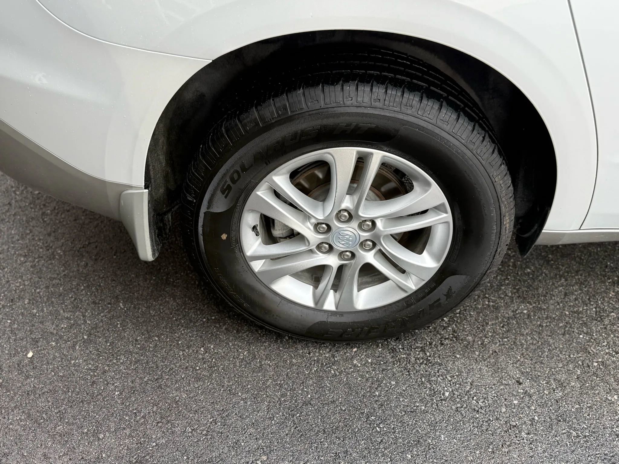 Used 2019 Buick Enclave Essence image 38