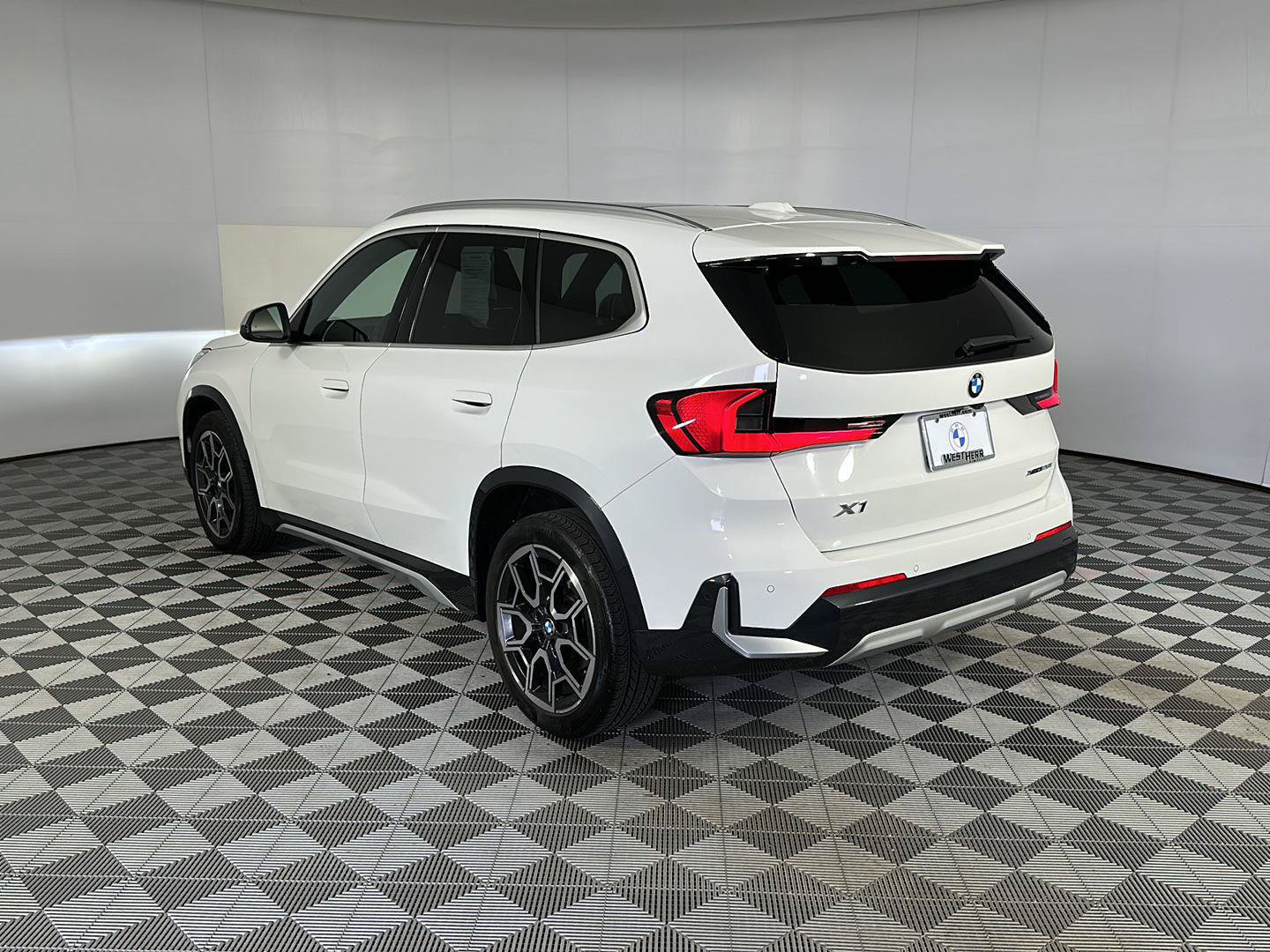 Used 2024 BMW X1 xDrive28i w/ Convenience Package AWD/4WD image 29