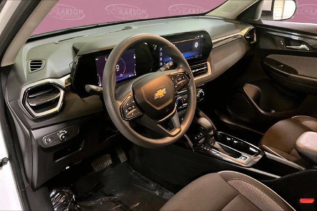 Used 2025 Chevrolet TrailBlazer LT AWD/4WD image 19