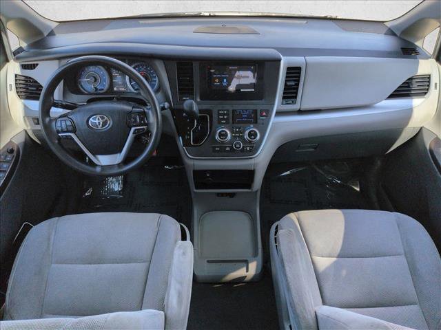 Used 2020 Toyota Sienna L image 16