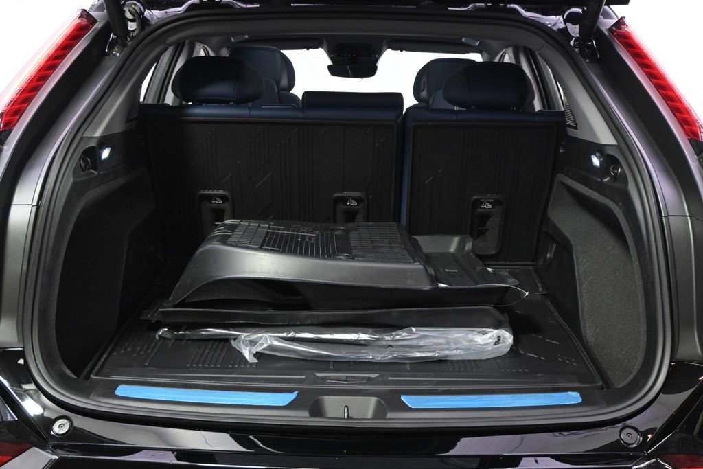 New 2026 Cadillac Optiq Sport 2 AWD/4WD image 19