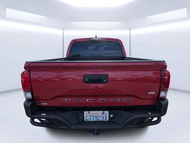 Used 2018 Toyota Tacoma TRD Off-Road AWD/4WD image 4