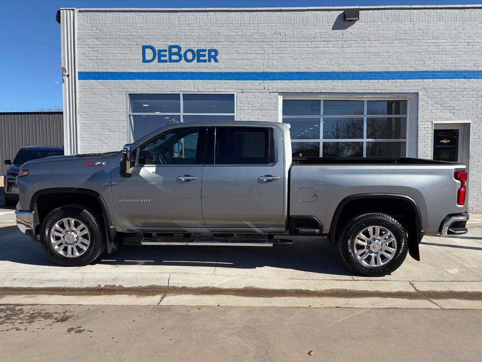 Used 2024 Chevrolet Silverado 2500 LTZ w/ LTZ Plus Package image 2
